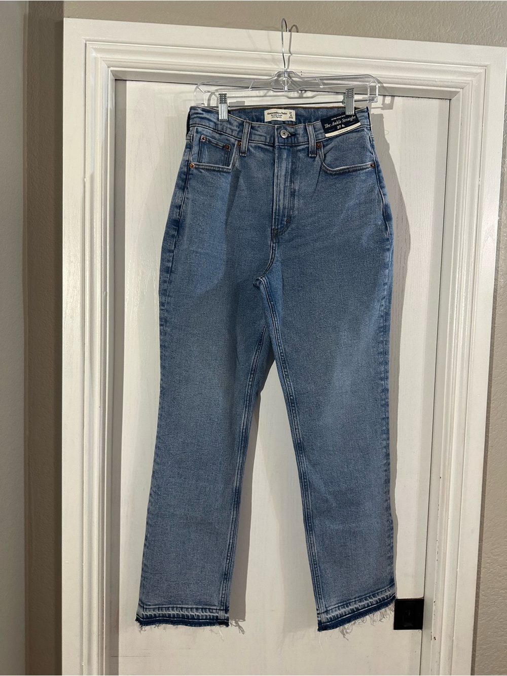 Abercrombie & Fitch High-Rise Straight Leg Jeans - Light Blue
